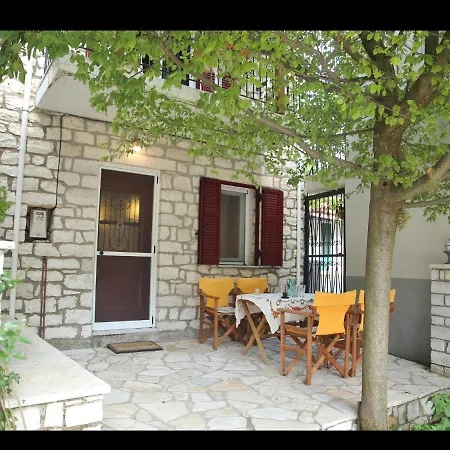 Fotis House 度假居 Vavkerí